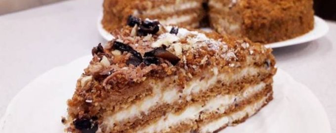 Вкусный и очень быстрый медовик без раскатывания
